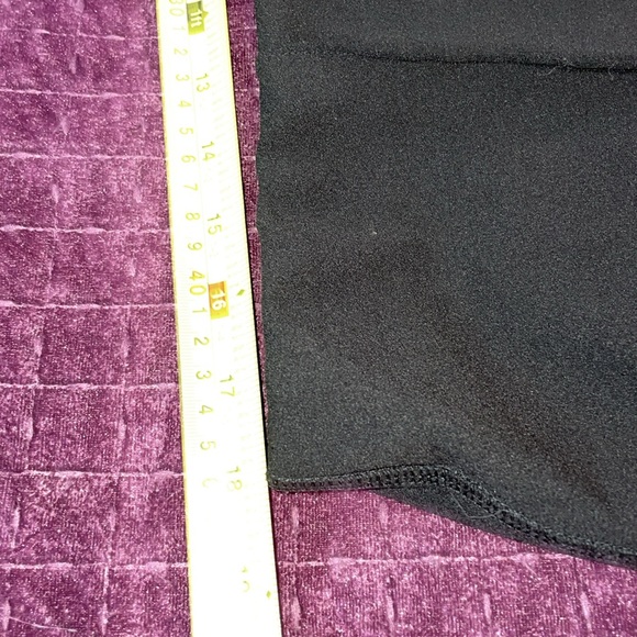 Black ladies wide leg capris no tag lines NWOT see pics for size - Picture 7 of 10